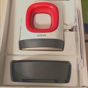 Mini cricut easy press